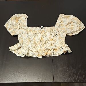 EN SAISON Cream Floral Eyelet Blouse